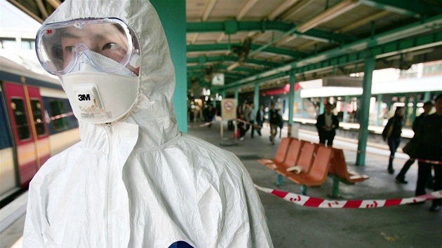 Členové speciálního hongkongského týmu při nácviku ochranných opatření pro Členové speciálního hongkongského týmu při nácviku ochranných opatření pro