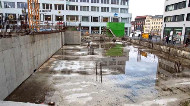 Oputné stavenit na Mírovém námstí v Ústí nad Labem