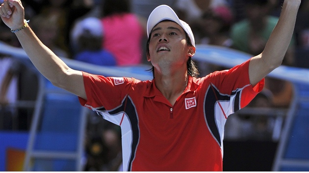 Japonsk tenista Kei Niikori m dvod k radosti. Prv proel do tvrtfinle Australian Open po vhe nad Francouzem Tsongou.