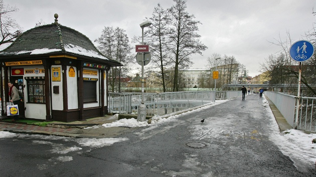 Na Valentýna pedstaví úastníci malé slavnosti Most lásky  lávku pro pí