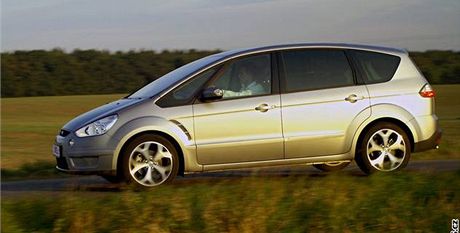 Zlodj si v Nmecku vybral velkoprostorový Ford S-Max. (ilustraní snímek)