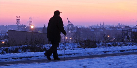 Mrazivé svítání nad Jihlavou. (30. ledna 2012)