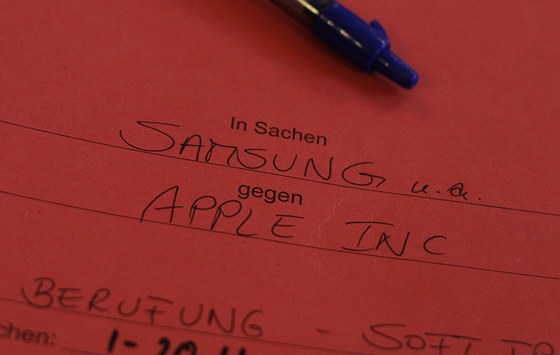 Soudní spis sporu Samsungu a Applu v Nmecku