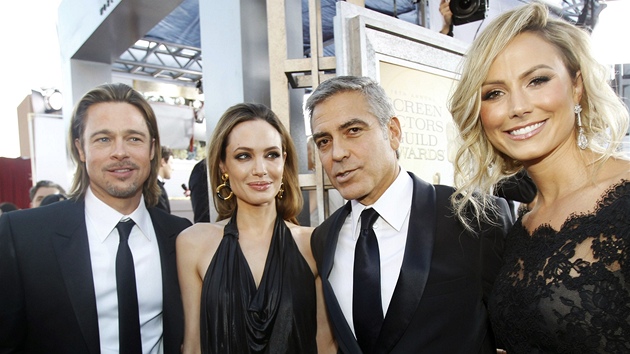Brad Pitt, Angelina Jolie, George Clooney a Stacy Keiblerov