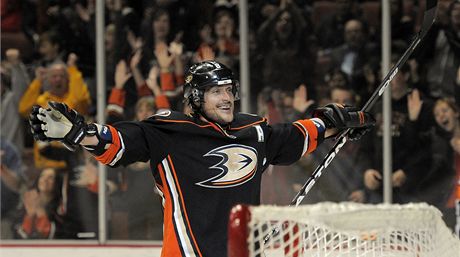 U HO SKORO MÁM. Teemu Selänne svj Anaheim proti Columbusu k výhe nedovedl,...