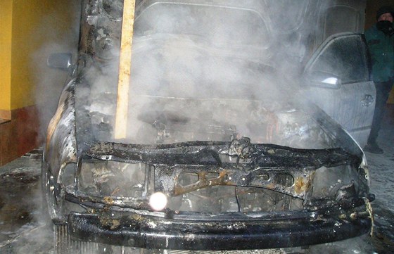 kodu Octavia Combi zniil poár v Kladorubech u Letovic, kdy auto zaalo hoet kvli technické závad na zapnuté nabíjece akumulátoru
