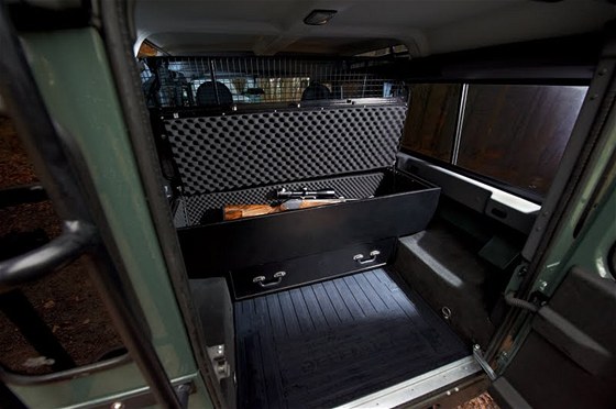 Land Rover Defender Blaser Edition