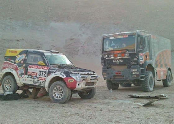 Kamion týmu OffroadSport ml pi Rallye Dakar 2012 pikového idie - sedmého