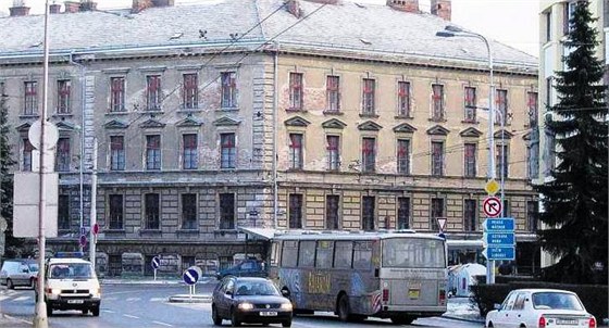 Do historického objektu na lukrativním míst, který Hradec v roce 2009 získal od armády, chce msto v pítích letech napumpovat nkolik stovek milion korun.