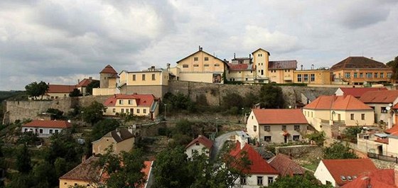 O osudu pivovaru Hostan v tsné blízkosti rotundy budou rozhodovat i obyvatelé...