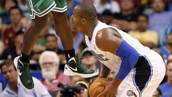 Glen Davis z Orlanda poslal bostonského protivníka nad sebe, te se pokusí