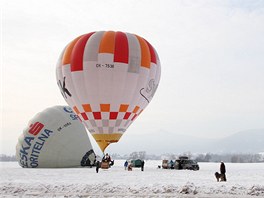 V Liberci zaalo zimní setkání píznivc let v horkovzduných balonech nazvané