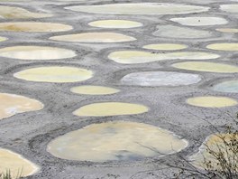 Spotted lake v Britské Kolumbii