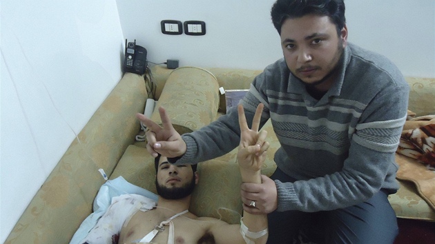 Mu zranný pi ostelování msta Homs (6. února 2012)