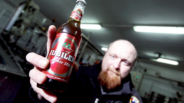 Zákazníci vyškovského pivovaru si pochutnávají na pivních speciálech, pivo z Zákazníci vyškovského pivovaru si pochutnávají na pivních speciálech, pivo z