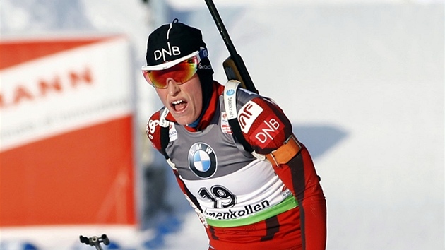 Norská biatlonistka Tora Bergerová si jede pro tetí místo ve sprintu Svtového
