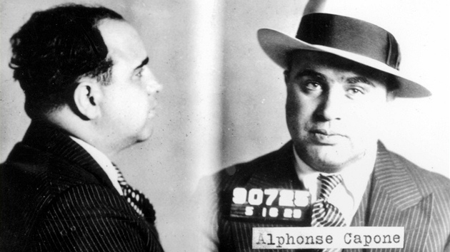 V roce 1925 se Al Capone vrátil do Brooklynu, aby si vyídil úty s gangem...