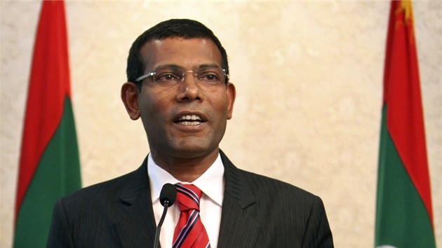 Maledivský prezident Mohamed Naíd oznamuje rezignaci (7. února 2012)