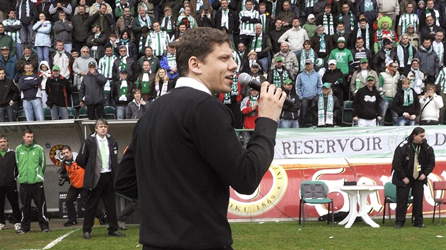 Luk Pibyl promlouv k fanoukm Bohemians Praha (10. dubna 2010)