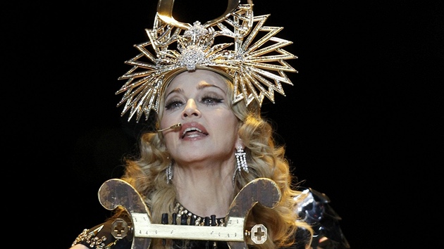 Madonna pi vystoupen o pestvce Super Bowlu