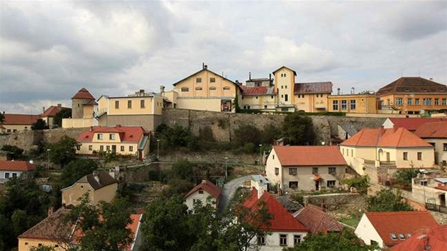 O osudu pivovaru Hostan v tsné blízkosti rotundy budou rozhodovat i obyvatelé...