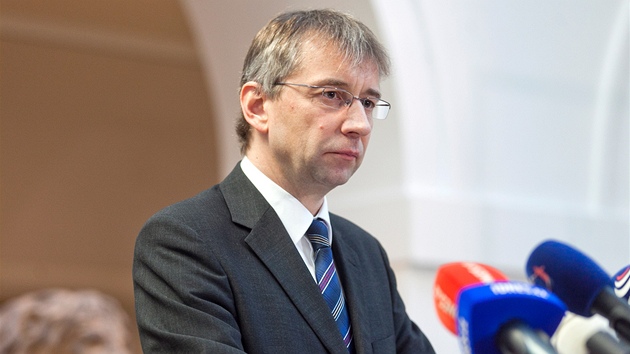 Ministr práce a sociálních věcí Jaromír Drábek z TOP 09 se na tiskové Ministr práce a sociálních věcí Jaromír Drábek z TOP 09 se na tiskové