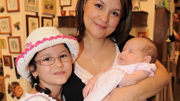 Magda Malá s dcerami v roce 2009