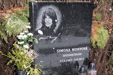 Hrob Simony Monyové na hbitov v Brn-idenicích 