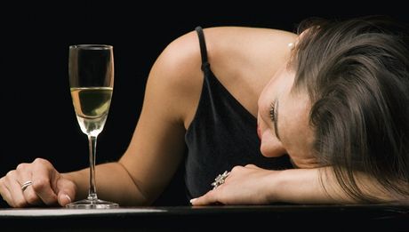 Agresorka byla znateln alkoholov ovlivnná, nadýchala takka ti promile. (ilustraní snímek)