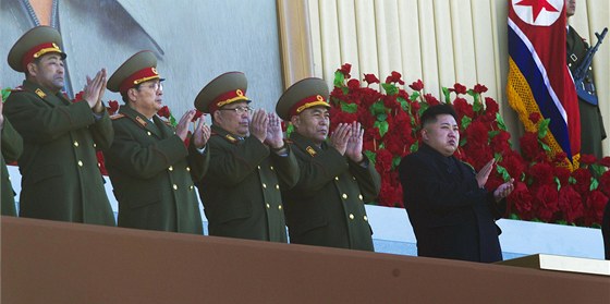 Severokorejský vládce Kim ong-un jde zejm ve lépjích svého otce a nevzdal se pracovních tábor. Dokonce nkteré roziuje. Jedním z dvod mohou být istky uvnit strany (ilustraní foto)