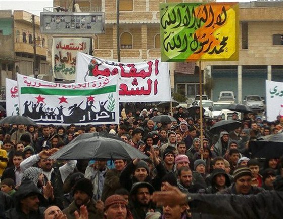Syané protestují proti autoritáskému reimu prezidenta Baára Asada v...