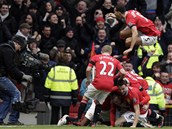 KUPA TST. Manchester United se raduje z glu Wayna Rooneyho proti velkmu