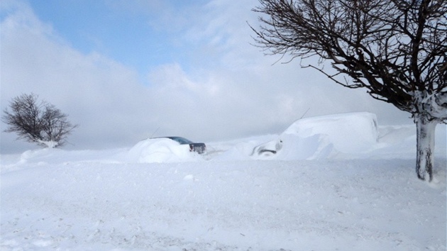 Zavátá auta na silnicích Prostjovska. (16.2.2012)