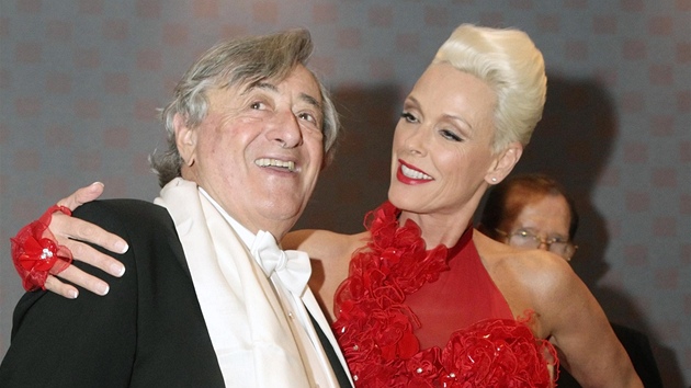 Po Pamele Andersenov, Paris Hiltonov a Berlusconiho Ruby se po boku bohatho rakouskho podnikatele ukzala Rud Sonja.
