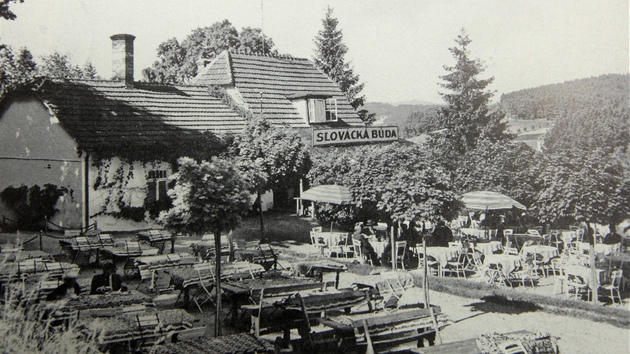 Slovácká búda v Luhaovicích na snímku z roku 1930