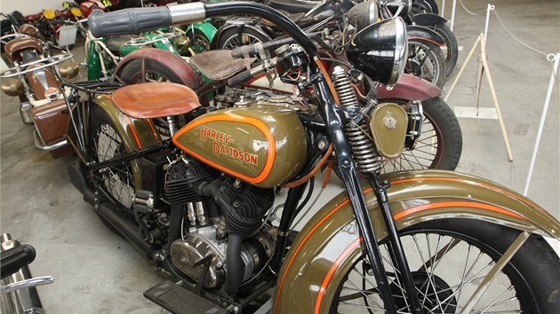 Motocykl Harley Davidson v muzeu podnikatele a sbratele Ladislava Samohýla.