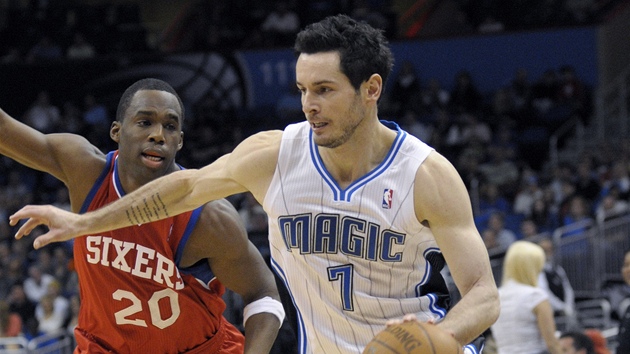 J. J. Redick z Orlanda uniká jodiemu Meeksovi z Philadelphie.