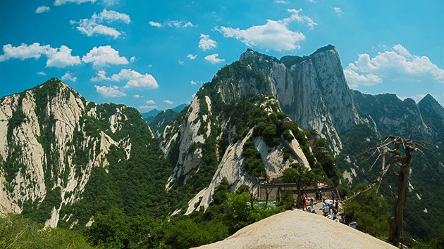 Chua-an, pohled ze severnho vrcholu