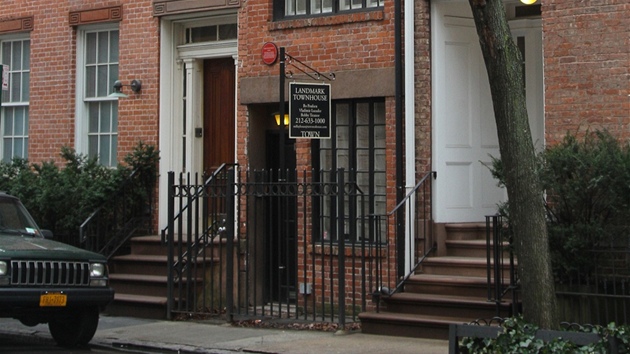Uzounký dům v Greenwich Village je na prodej za 4,3 milionu dolarů. Uzounký dům v Greenwich Village je na prodej za 4,3 milionu dolarů.