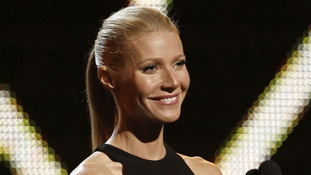 Gwyneth Paltrowov na udlen cen Grammy (12. nora 2012) 