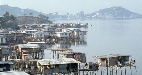 Slum v Port Moresby. Metropoli Papuy-Nové Guiney trápí vysoká kriminalita.
