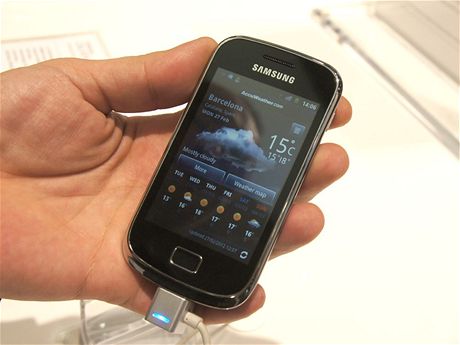 Samsung Galaxy mini 2 m o fous vt displej ne pedchdce. Z 3,14 palce...