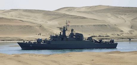 Íránská válená lo Alvand v Suezském prplavu (22. února 2011)