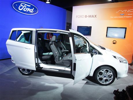 Ford B-Max: premira na veletrhu Mobile World Congress v Barcelon
