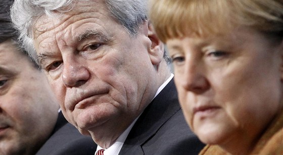 Nmecký prezident Joachim Gauck s kanclékou Angelou Merkelovou.