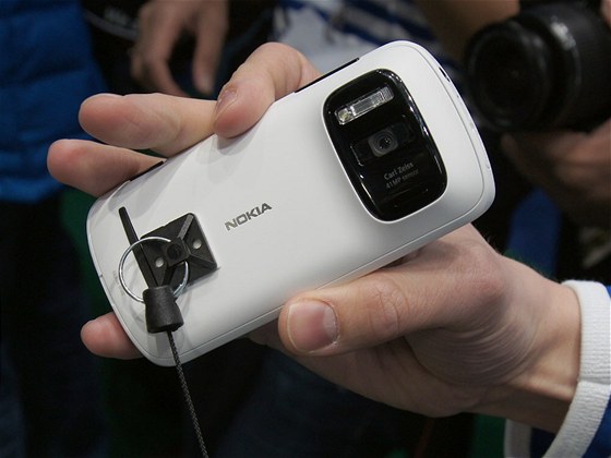 Nokia 808 PureView