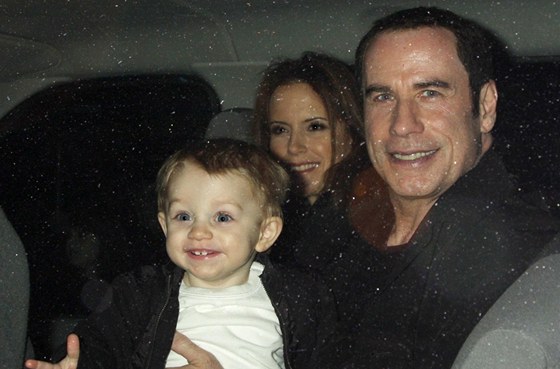 John Travolta se svm vytouenm nejmladm potomkem Benjaminem. Rodinu znmho...