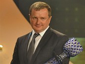 Pavel Vrba s cenou pro nejlepho eskho fotbalovho trenra za rok 2011.