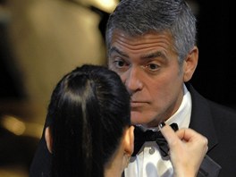 Posteh z plejády fotografií, které chrlí agentury AP a Reuters: George Clooney