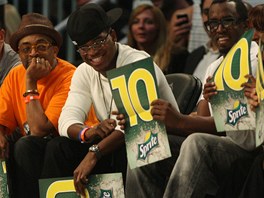 10! Mezi hodnotiteli smeaské soute byli  i reisér Spike Lee (oranové